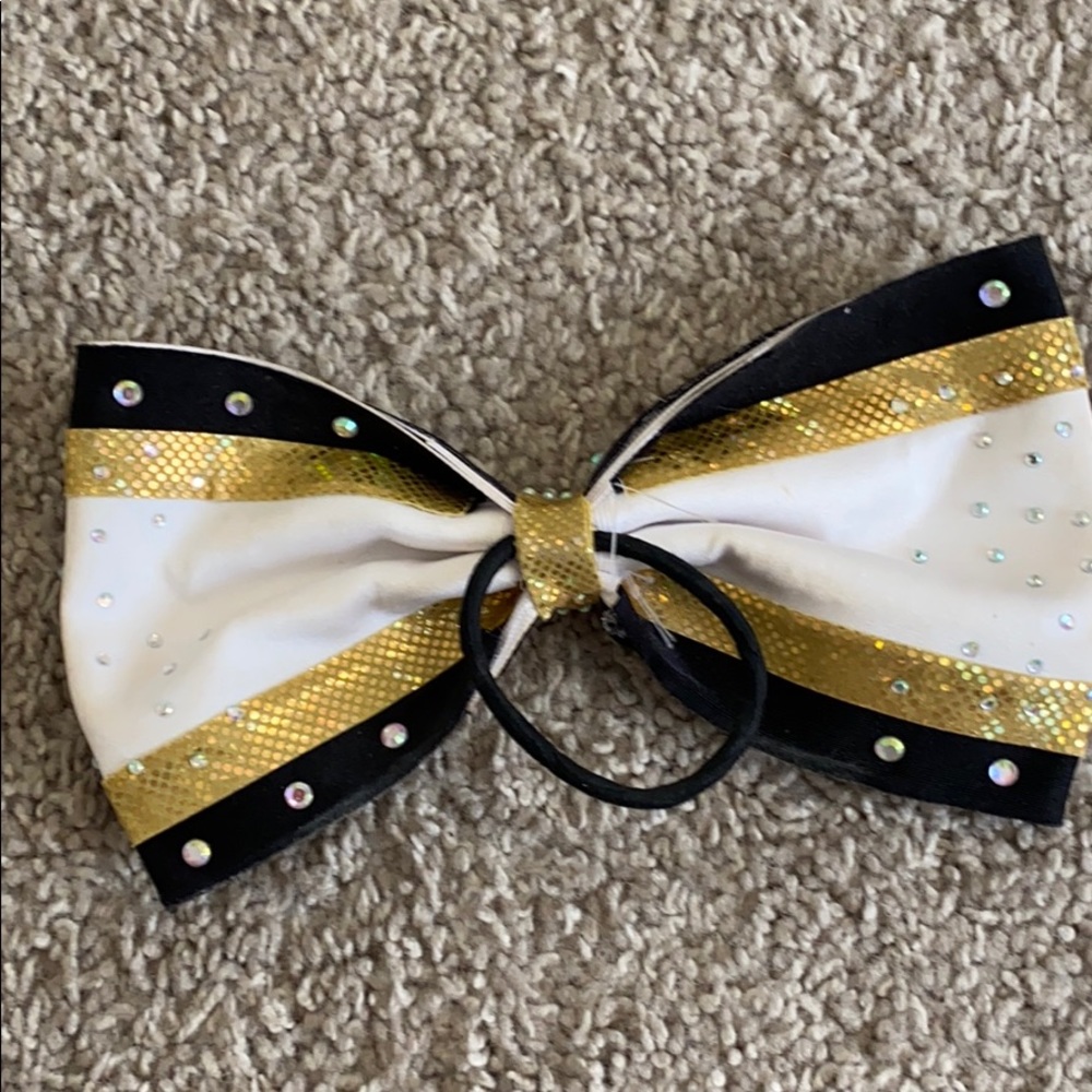 Cheer bow - Picture 2 of 2
